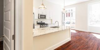 Charming 3 Bedroom-No Broker Fee Gallery 7