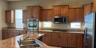 BEAUTIFUL 4 BEDROOM, ONE STORY HOUSE IN LINCOLN! Gallery 8