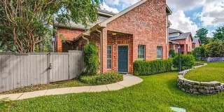 FURNISHED AND EQUIPPED LUXURY TOWNHOME  |  GATED  |  2 SWIMMING POOLS  |  GREAT LOCATION NEAR MEDICAL & USAA Gallery 1