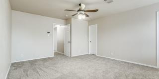 Charming 3/2/2 single-story home in highly desirable Westover Crossing Gallery 16