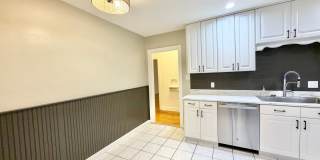 3/2 Duplex Conveniently Situated in an Established Neighborhood! Gallery 11