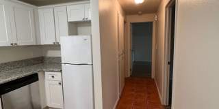 2 Bedroom Condo in Lake Oswego Gallery 7