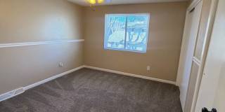2 Bedroom 1 Bath Townhome - Lakewood! Gallery 8