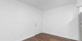 Spacious 1BR on The Near East Side Gallery 31