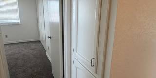 Charming 3 bedroom 2 bathroom home located in Hanford Gallery 18