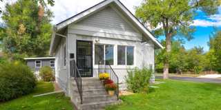 Beautifully remodeled 3 Bedroom Bungalow in Old Town Gallery 4