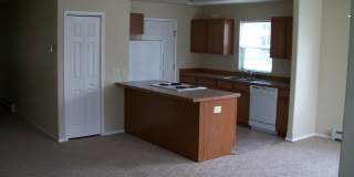 2 Bedroom 1 1/2 Bathroom - Close to Campus - Centrally Located Gallery 10