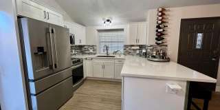 4901 E Kelton Lane Gallery 4