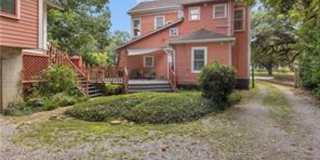 Historic Estate Home with Garage Apartment Gallery 20