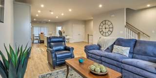 Luxury 3BR/2.5BA Condo w/ Balcony and Rooftop Terrace & Garage – Walk to One Loudoun Luxury 3BR/2.5BA Condo w/ Balcony and Rooftop Terrace & Garage – Walk to One Loudoun Gallery 5