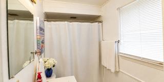 Stark Bayou Furnished Retreat | 4BR Home w/ Garage & Yard Gallery 17