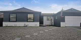 Clovis Oasis Stunning 4-Bed Home with Pool! Gallery 1