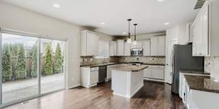 Spacious 5 Bedroom Lynnwood Dream Rental w/ Attached 3-Car Garage! Gallery 3