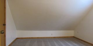 3 Bed, 2 Bath, 2 Car Garage LOG HOME for RENT! Gallery 15