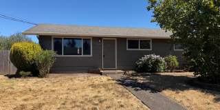 3-bedroom, 1 bath duplex with garage! Gallery 1