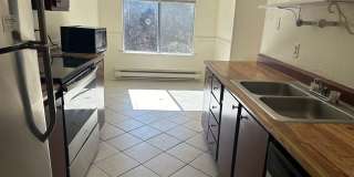Cozy 1-Bedroom Condo in Prime Location Gallery 1