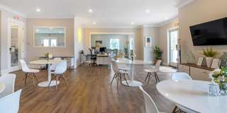 Pointe Grand Apartment Homes Gallery 13