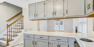 UNCG Area – Chancellors Court Townhomes. Walk to Campus and just minutes to Downtown! Gallery 8