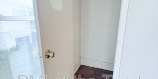 1110 Adams Street Gallery 12