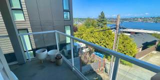 Lake Union View Condo! Gallery 10