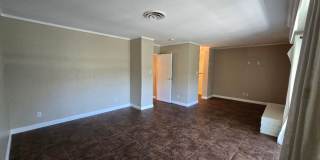 A Fabulous 3 Bedroom Townhome Centrally located. Gallery 52