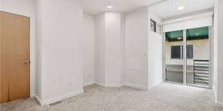 207 42nd Street Gallery 17