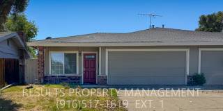2 Bed 1 Bath 2 Car Garage Halfplex Gallery 1