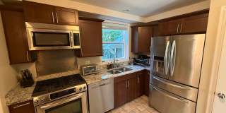 Beautiful Furnished 3BR/2BA Home in Prime Lincolnwood Location – Top-Rated Schools Gallery 6