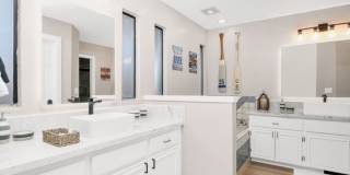 Beautiful Waterfront Single Story Home Gallery 10