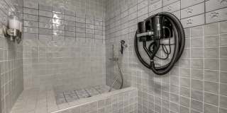 Aura Avant Gallery 15