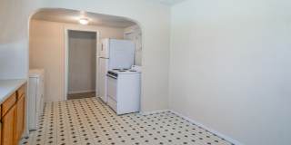 Great 3 Bedroom, 2 Bath - Just Off 17th St! *2027* Gallery 5