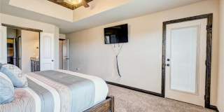 $500 Off First Month's Rent!!! St James Park Home in Norman - Community Pool!  Available in Now! Gallery 28
