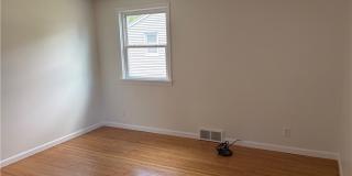18 Briggs Avenue Gallery 14