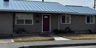 1109 Thomas Street Gallery 1