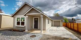 221 Laurel St. *Fenced Backyard, Garage* Gallery 1