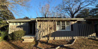 2 Bedrooms, 2 Bathrooms - Home in Maplewood! Gallery 1