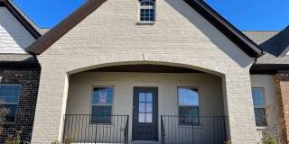 3 Bedroom Townhome w/ 2 Car Garage Gallery 1