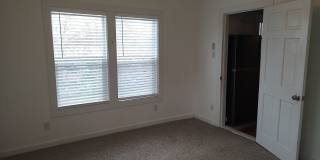 Cute duplex on large plot of land close to downtown Gallery 15