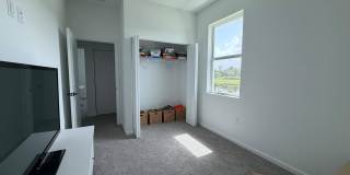 4402 Longwood Lake Square Gallery 40