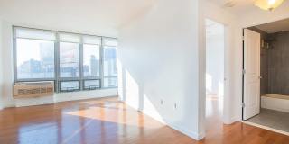 551 Borden Ave Apt 13E Gallery 2
