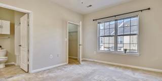 Resort-Style High View Townhome with 2-Car Garage, Private Office & Walkable Hunt Valley Location Gallery 27
