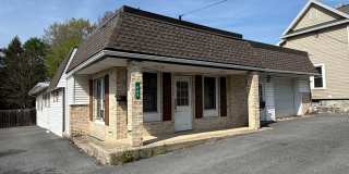 2 Bedroom | 2 Bathroom Rear Apartment - Open-Concept Layout Gallery 1