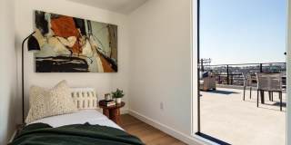 2824 Avenel St Gallery 24