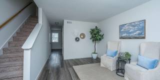 2 Bedroom 1.5 Bath Townhouse in Briarwood - Summerville Gallery 1