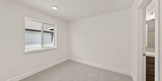 50% OFF!!! Modern 3 Bed/2 Bath Single-Level Home with Open Living - Redmond Gallery 15