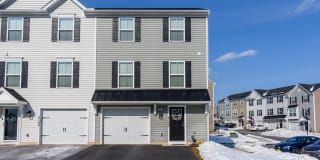 Beautiful 3bed, 2.5 bath in Harrisburg - Move in ready! Gallery 1