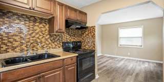 2 bedroom 1 bath with porch Gallery 1