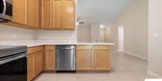 LIKE NEW 3/2/1 TOWNHOUSE IN BEAUTIFUL SEMINOLE WOODS Gallery 15