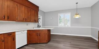 Unique 3 Bedroom Home with Large Yard & Bonus Room! Gallery 4