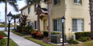 Beautiful 3 Bedroom 2.5 Bath Townhome in Lakeside Village!! Gallery 8